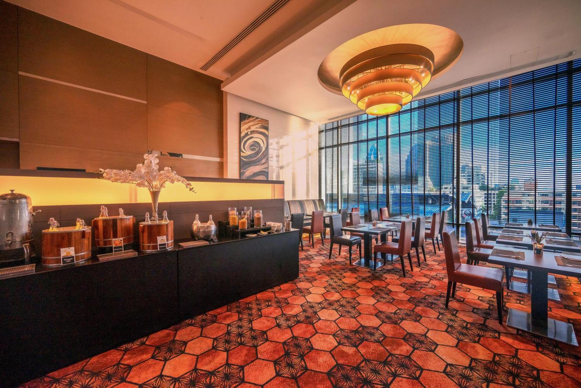 Novotel Ploenchit Sukhumvit - Sha Extra Hotel Bangkok