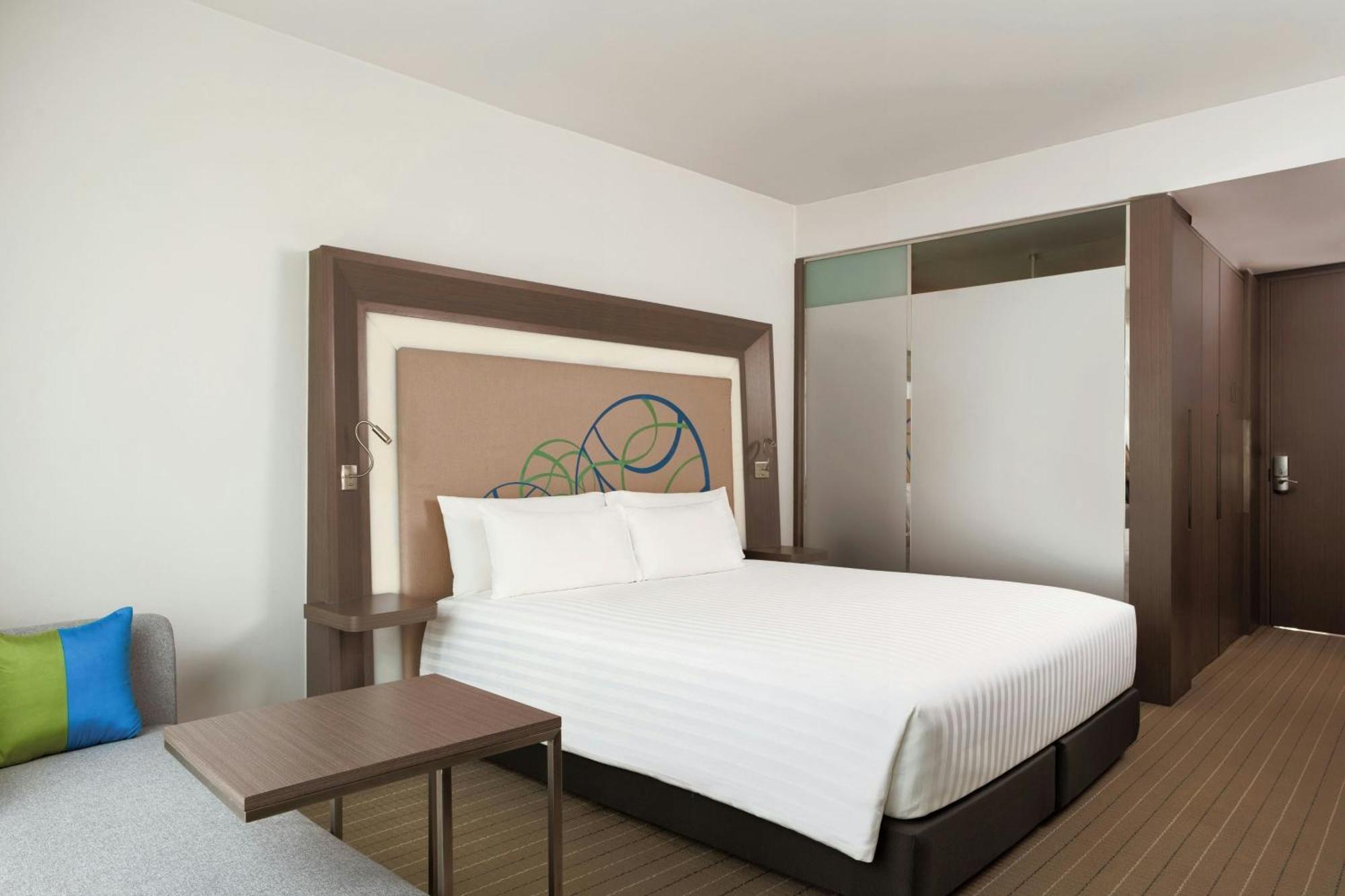 Four Points By Sheraton Ploenchit Sukhumvit , Phloen Chit Station Hotel Bangkok