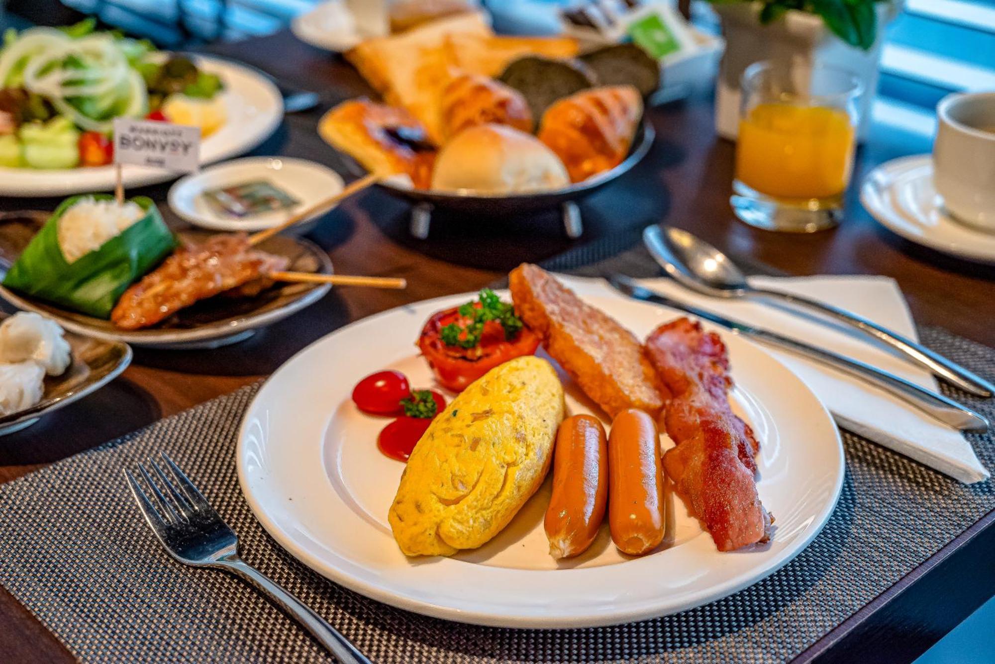 Four Points By Sheraton Ploenchit Sukhumvit , Phloen Chit Station 4* 曼谷