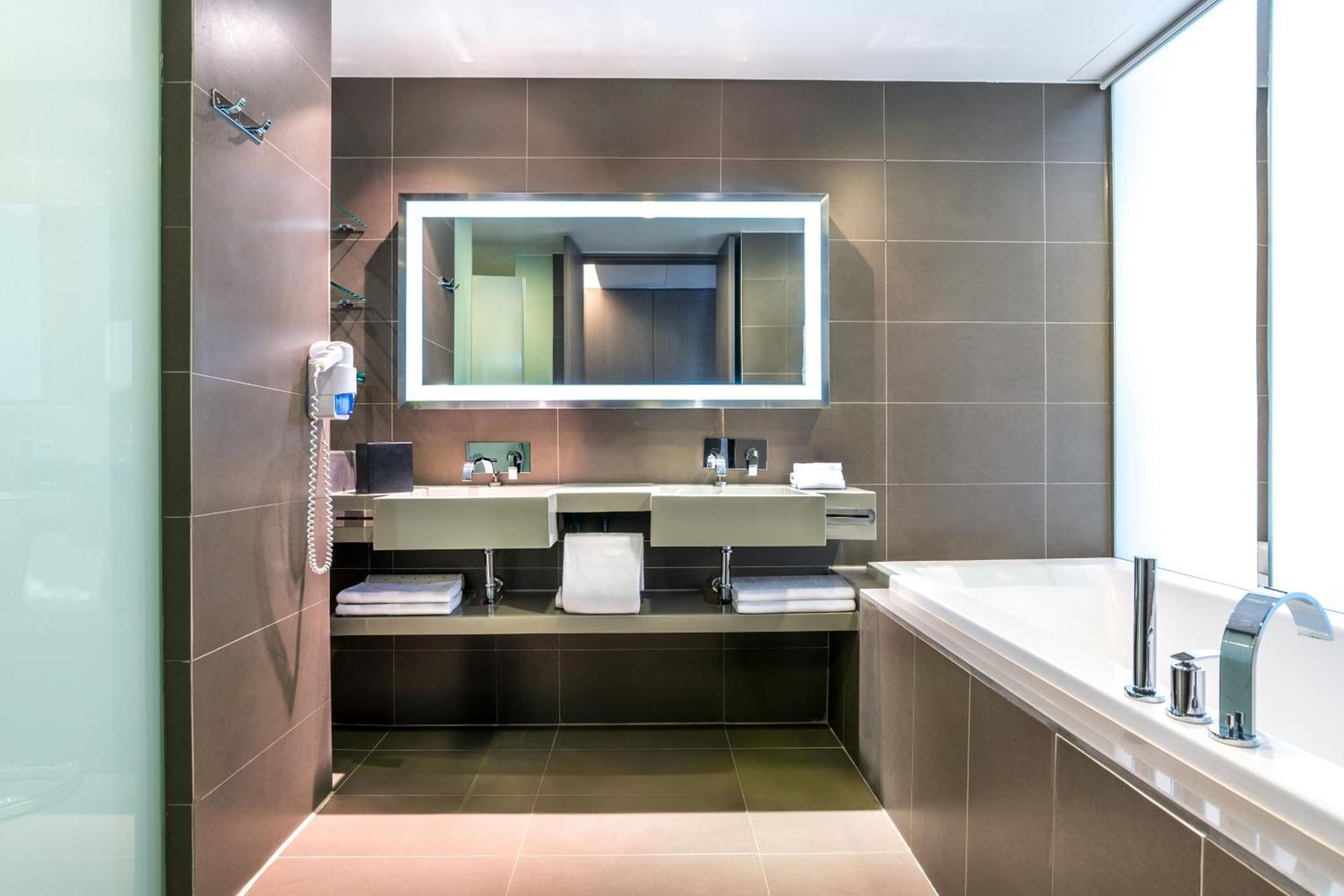 Four Points By Sheraton Ploenchit Sukhumvit , Phloen Chit Station 4*
